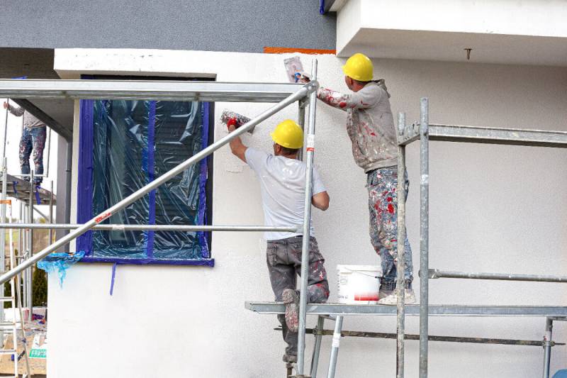 Prix ravalement façade immeuble avec isolation à Lunel dans l'Hérault
